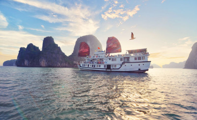 Renea Cruises Halong