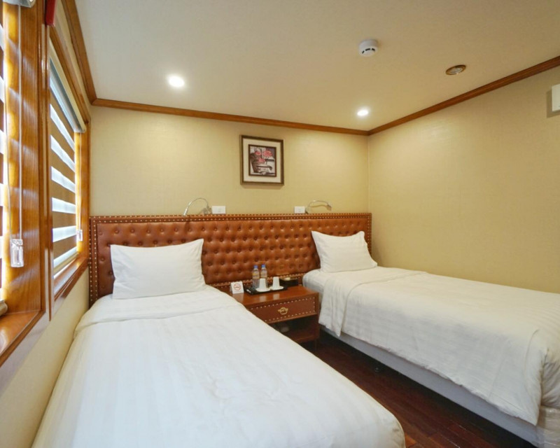 Golden Cruise 9 Halong Bay